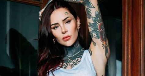 Cande Tinelli vende contenido hot en una plataforma para